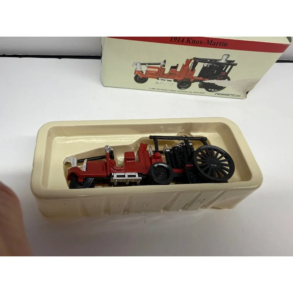 2001Reader's Digest 1914 Knox-Martin Diecast Fire Engine Tractor Red Vintage Toy